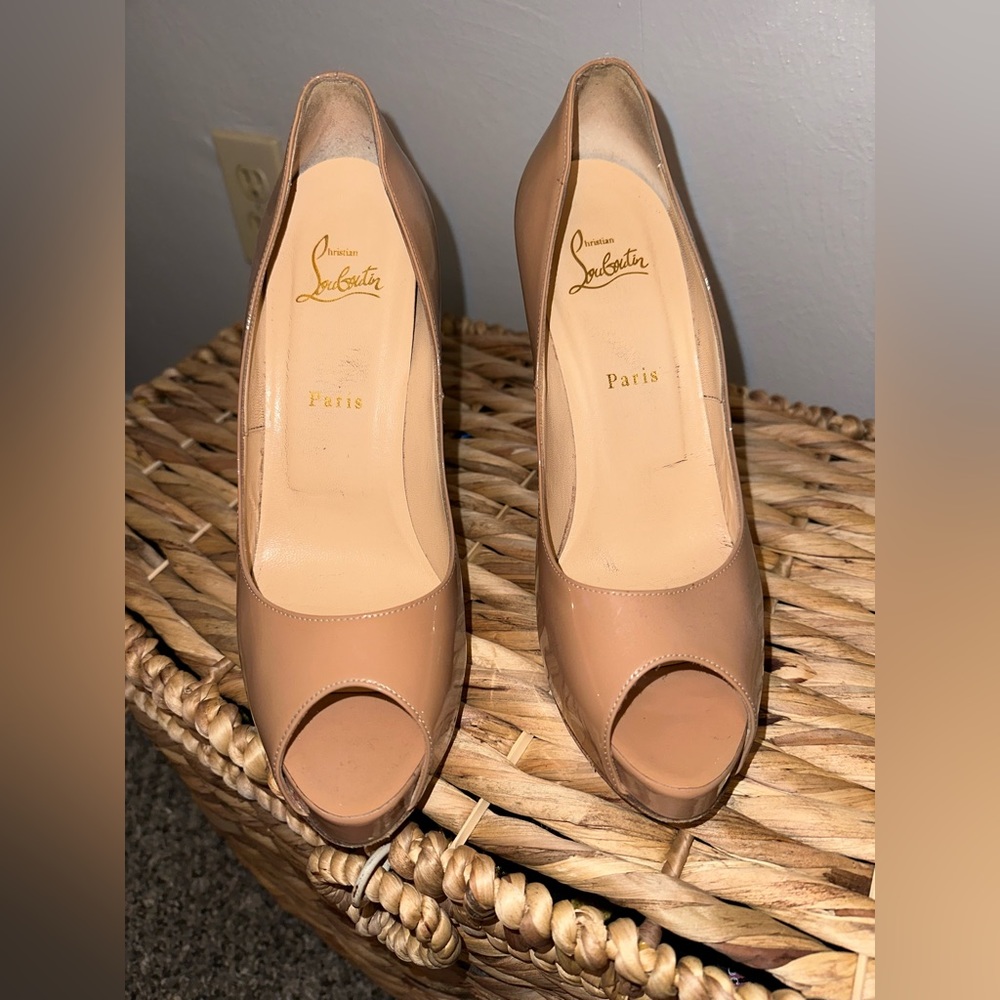Authentic christian louboutin heels